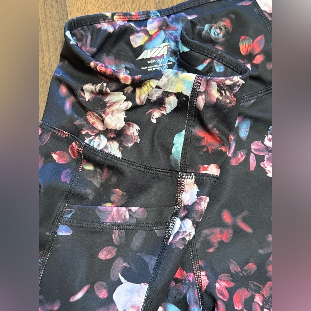 Avia Black and Pink Floral Leggings Stretchy Athleisure - Picture 6 of 6